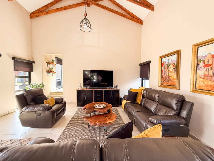 4 Bedroom Property for Sale in Meerhof North West